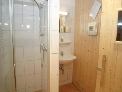 Ein Badezimmer in der Unterkunft Chalet in Königsleiten near Ski Lift