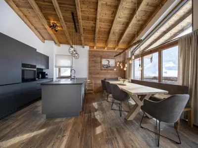 Küche/Küchenzeile in der Unterkunft Chalet with ski access, Neukirchen