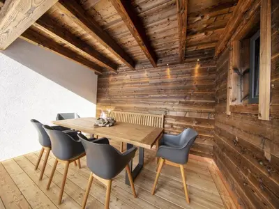 Ein Sitzbereich in der Unterkunft Chalet with ski access, Neukirchen