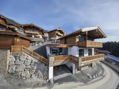 Das Gebäude in dem sich das Chalet befindet