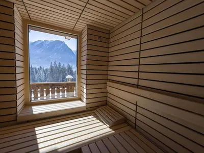 Ein allgemeiner Bergblick oder ein Berglick von des Chalets aus