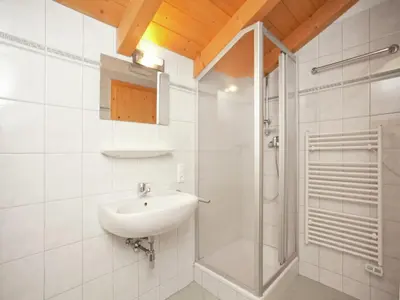 Ein Badezimmer in der Unterkunft Chalet in Königsleiten near Ski Bus, Pool