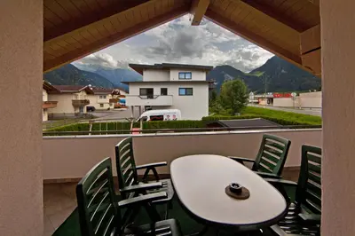 Ein allgemeiner Bergblick oder ein Berglick von der Ferienwohnung aus