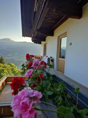 Ein allgemeiner Bergblick oder ein Berglick von der Ferienwohnung aus