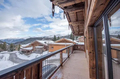 Ein allgemeiner Bergblick oder ein Berglick von der Ferienwohnung aus