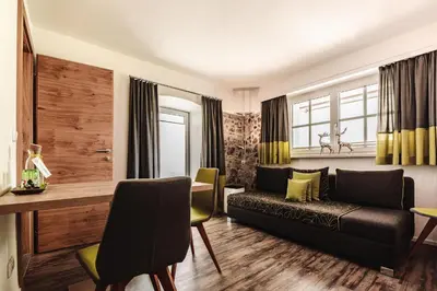 Ein Sitzbereich in der Unterkunft Haus Kapeller