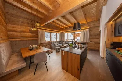 Ein Sitzbereich in der Unterkunft Bachgut, das Resort am Berg - Chalet 2