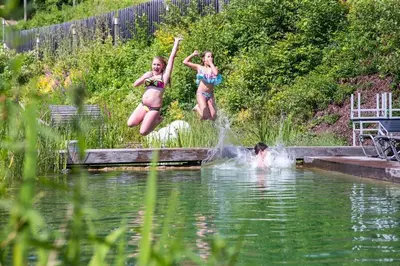 Gäste, die in der Unterkunft Bachgut, das Resort am Berg - Chalet 6 übernachten