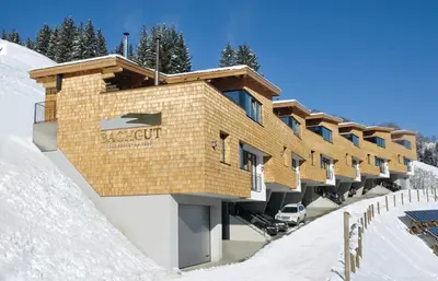 Das Gebäude in dem sich das Ferienhaus befindet