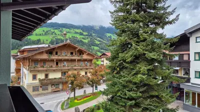 Ein allgemeiner Bergblick oder ein Berglick von der Ferienwohnung aus