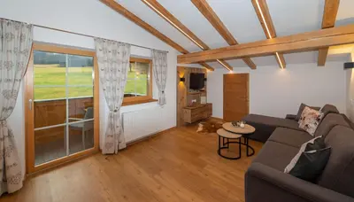 Ein Sitzbereich in der Unterkunft Haus Horngacher
