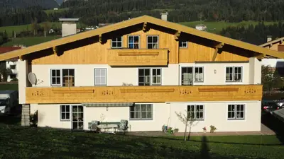 Das Gebäude in dem sich die Ferienwohnung befindet