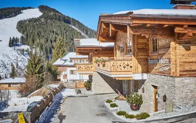 Ein allgemeiner Bergblick oder ein Berglick von des Chalets aus