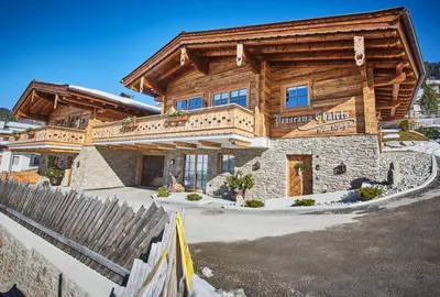 Das Gebäude in dem sich das Chalet befindet