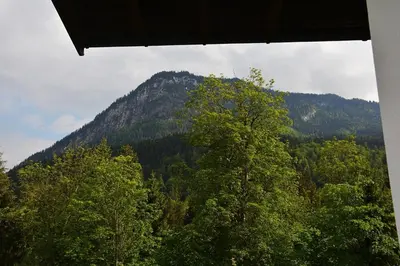 Ein allgemeiner Bergblick oder ein Berglick von der Ferienwohnung aus