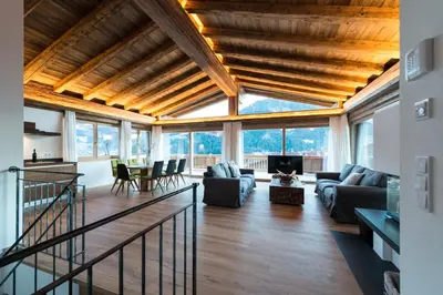 Ein Sitzbereich in der Unterkunft Chalet Wegmacher