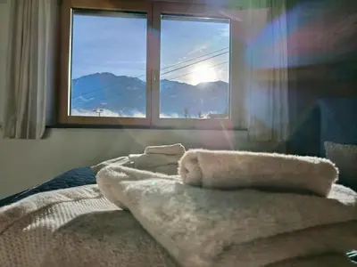 Ein allgemeiner Bergblick oder ein Berglick von der Ferienwohnung aus