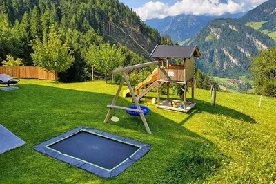 Ein allgemeiner Bergblick oder ein Berglick von der Ferienwohnung aus