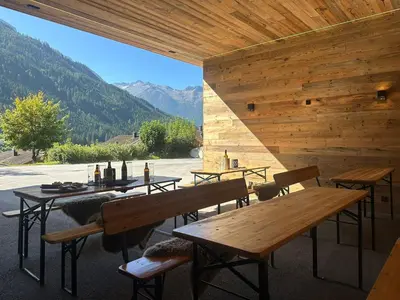 Ein allgemeiner Bergblick oder ein Berglick von des Ferienhauses aus