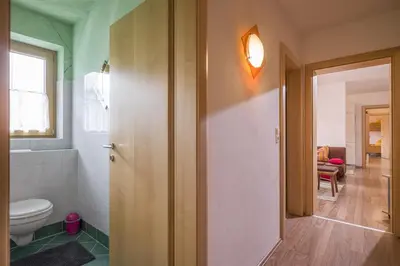 Ein Badezimmer in der Unterkunft Ferienwohnung Fußalm