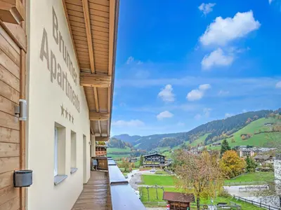 Ein allgemeiner Bergblick oder ein Berglick von der Ferienwohnung aus