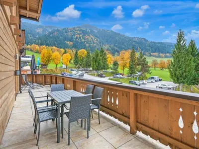 Ein allgemeiner Bergblick oder ein Berglick von der Ferienwohnung aus