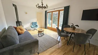 Ein Sitzbereich in der Unterkunft Almrose Zauber by Alpenchalet Almrose