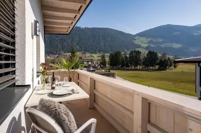 Ein allgemeiner Bergblick oder ein Berglick von der Ferienwohnung aus
