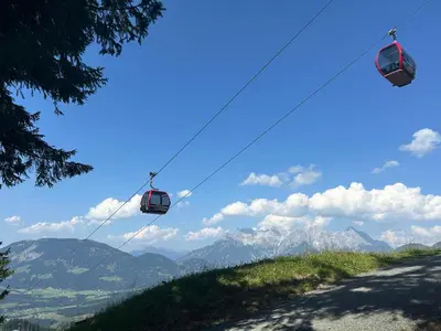 Ein allgemeiner Bergblick oder ein Berglick von der Ferienwohnung aus
