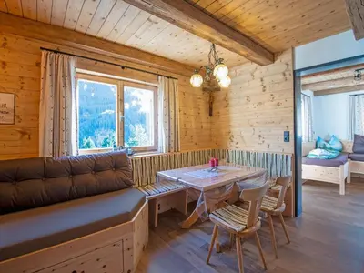 Ein Sitzbereich in der Unterkunft Cabin with sauna near Spieljoch Ski