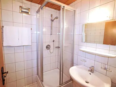 Ein Badezimmer in der Unterkunft Apartment Voithofer-2 by Interhome