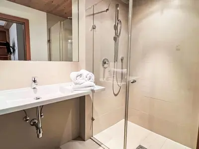 Ein Badezimmer in der Unterkunft Apartment Cheeky Apartment-5 by Interhome