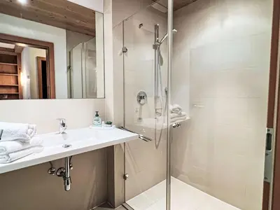Ein Badezimmer in der Unterkunft Apartment Cheeky Apartment-1 by Interhome