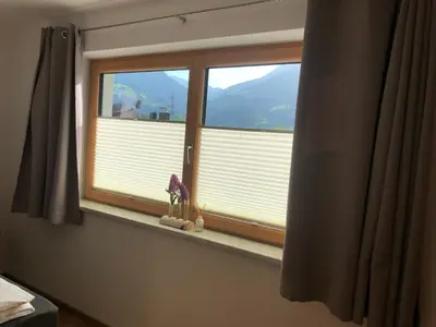 Ein allgemeiner Bergblick oder ein Berglick von der Ferienwohnung aus