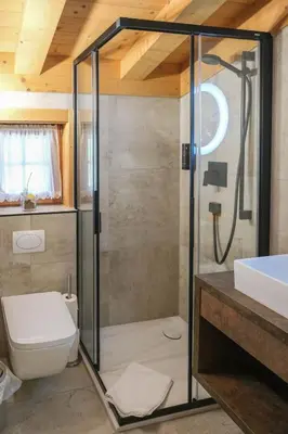 Ein Badezimmer in der Unterkunft Chalet Brechhorn Landhaus