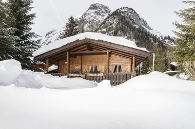 Alpen-Chalets Achensee im Winter
