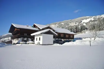 Bauernhaus Hollersbach im Winter