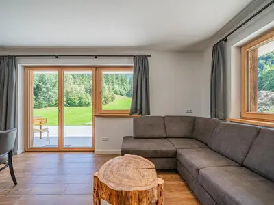 Ein Sitzbereich in der Unterkunft Haus Bergstille Top 1 - 2