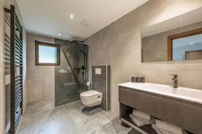 Ein Badezimmer in der Unterkunft Apart Huamatgfühl