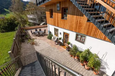 Ein Garten an der Unterkunft Kaiserapart Karin