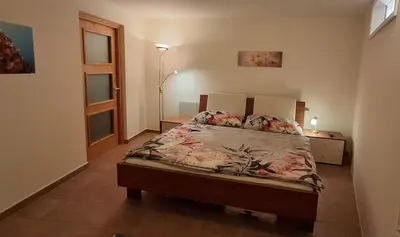 Ein Bett oder Betten in einem Zimmer der Unterkunft Ferienwohnung mit Bergkulisse