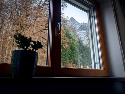 Ein allgemeiner Bergblick oder ein Berglick von der Ferienwohnung aus