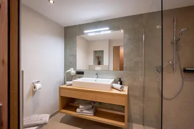 Ein Badezimmer in der Unterkunft Gästehaus Schneeberger