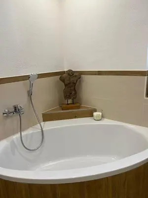 Ein Badezimmer in der Unterkunft Haus Steinplatte