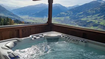 Ein allgemeiner Bergblick oder ein Berglick von der Ferienwohnung aus