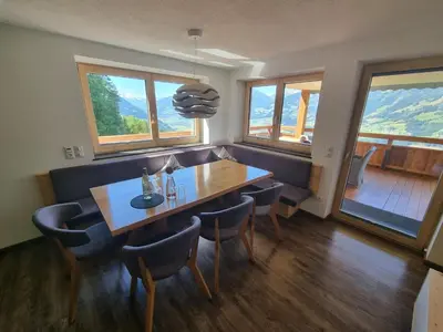 Ein allgemeiner Bergblick oder ein Berglick von der Ferienwohnung aus