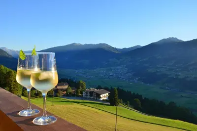 Ein allgemeiner Bergblick oder ein Berglick von der Ferienwohnung aus