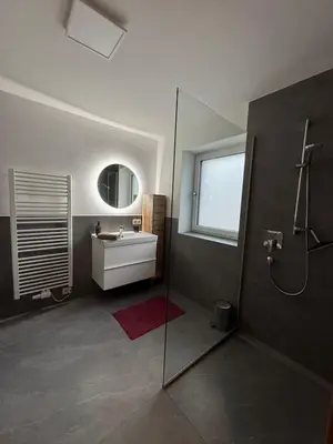 Ein Badezimmer in der Unterkunft Modern apartment near Zillertal