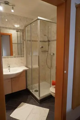 Ein Badezimmer in der Unterkunft Gasthof Haidbach