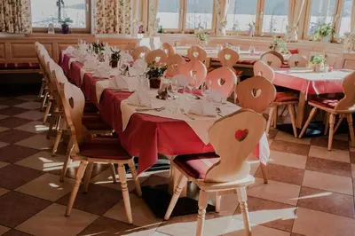 Ein Restaurant oder anderes Speiselokal in der Unterkunft Gasthof Haidbach
